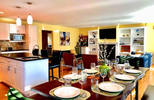 Wooded Estates House | Walk to ND - 3 Living Rooms - 5BR 3 Baths - Sleeps 16 - Top 1% Rated