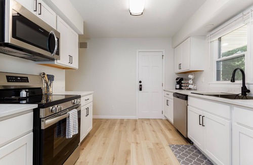 Northeast South Bend Apartment | Walk to ND Stadium Su