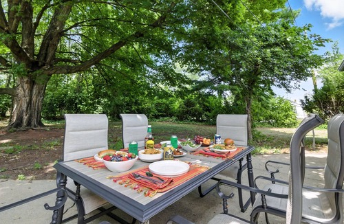 Northeast South Bend Apartment | Walk to ND Stadium Su