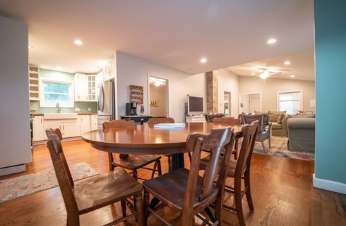 New Buffalo House | Walking Distance to Shops, Beach, Restaurants and Brewery
