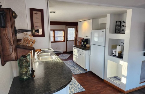 Colton Cabin | Waterfront Cottage - Hot Tub - Kayaks - Canoes - Bikes - 2 Bedrooms - Sleeps 8!