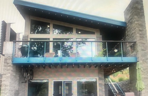 Brighton House | Waterfront House. Minutes to Legacy Center; 25 minutes to the Big House!