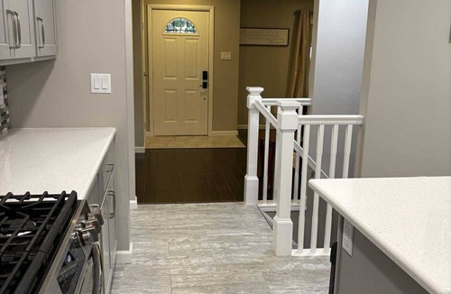 South Bend House | Welcoming 5-bedroom house on peaceful 2 acre lot 2.5 miles from SBN Airport.