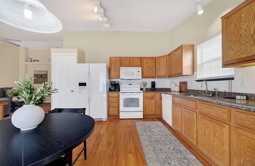 Westfield House | Westfield Family Bungalow | Long-Stay Ready