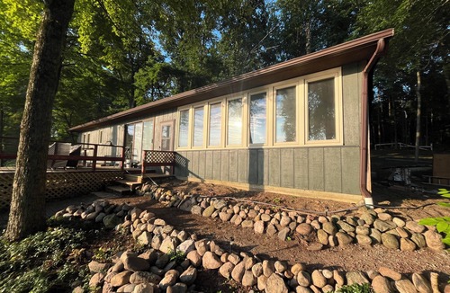 Three Rivers House | Where Convenience meets Cozy: The Lily Pad lakefront house in Three Rivers.