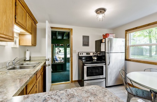 New Era House | Whiskey Creek Cottage | 8 Bed, 4 Bath