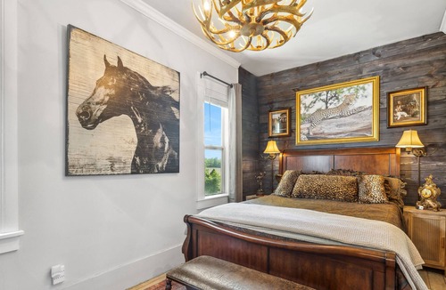 Buchanan House | White Farmhouse in Wine Country and 15 minutes from Lake Michigan!
