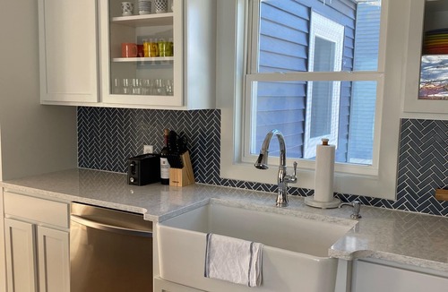 Montague House | White Lake view bright newly renovated cottage