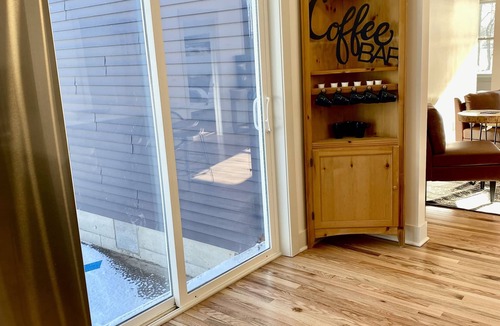 Montague House | White Lake view bright newly renovated cottage