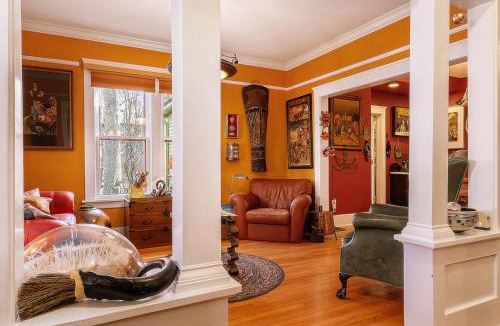 Old West Side Bed & Breakfast | Whole House Burnt Toast Inn Rental
