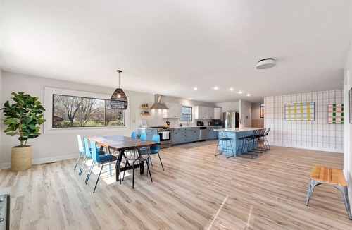 Baroda House | Wine country home w pickleball court and hot tub!
