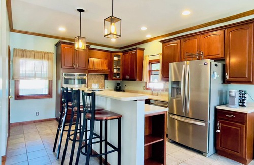 Saint Joseph House | Wonderful 4-bedroom house in charming Downtown St. Joseph - The Residence