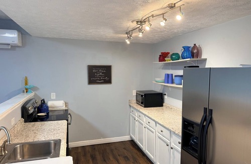 Buchanan Apartment | Wooded Michigan Retreat: 30 Min to Notre Dame - Sleeps 6