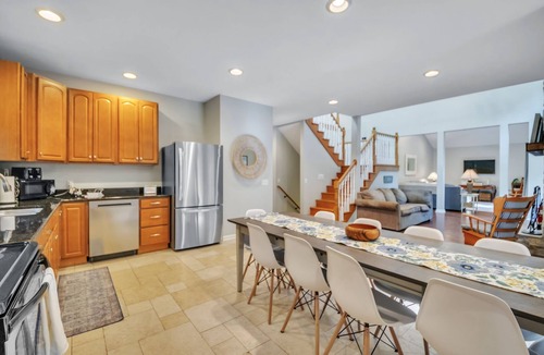 Montague House | Wooded Sands: Fresh Air, Blooming Scenery, and Peaceful Stays Await!