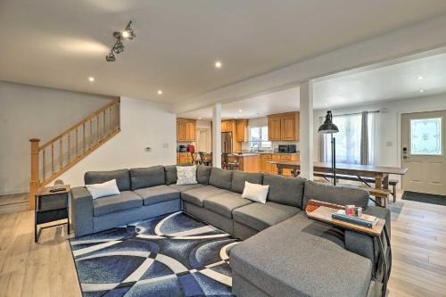 1 Mi to Tunnel Park: Holland Home w/Fire Pit