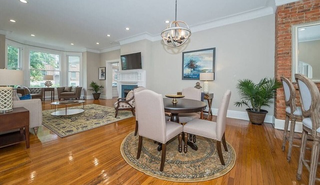 2 Bedrooms with 2 full baths unit