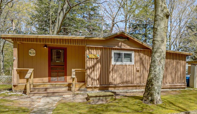 2 Cabins on Hamlin Lake Available w/Boat Slip