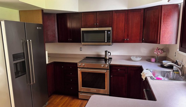 3 Bedroom 2 Bath, quiet and close to everything