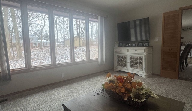3-bedroom entire home with nice yard in Muncie + patio + plenty of parking