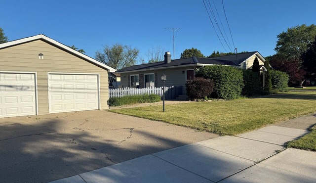 3-bedroom house in gorgeous Mount Pleasant MI home to CMU and Soaring Eagle.