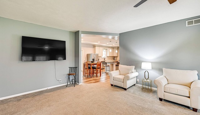 3 Mi to Dtwn: Family-friendly Home in South Haven!
