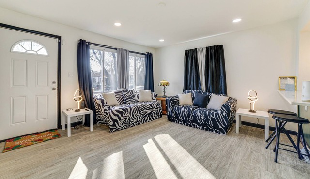 3 Mi to Hard Rock Casino: Charming Home in Gary!
