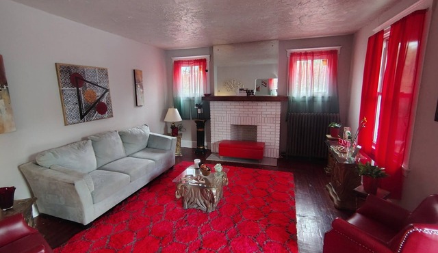 3bedroom house in Wonderful Cincinnati it’s cozy comfortable home away from home