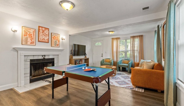 3min to UND | Firepit, Pingpong & Game Nights