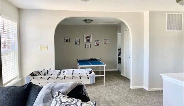 5 minutes to Grand Park/Carmel/King Beds/Office