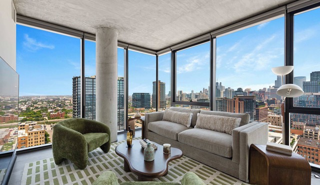 6 Luxe Apts, Perfect Group Solution, Sleeps 30
