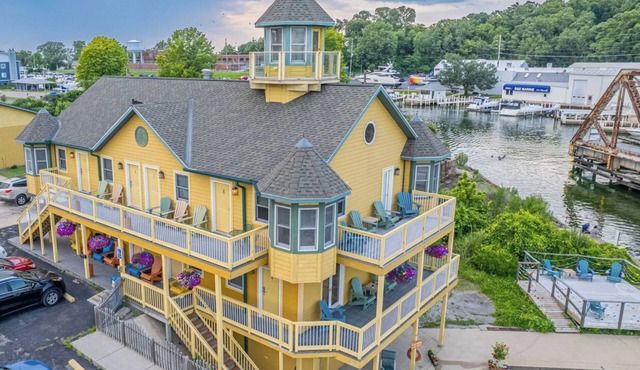 A Suite Place .5 mi from Beach