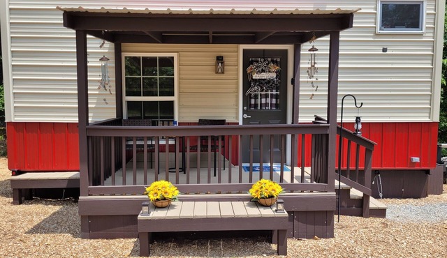 A tiny home with big possibilities. in Sugar Tree
