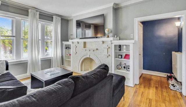 Adorable 1-bedroom building with AC in beautiful Chicago
