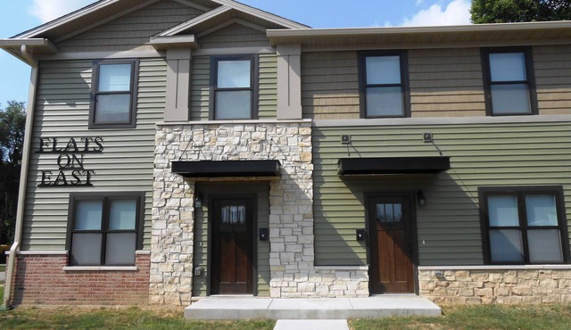 Amazing Value- Spacious Townhouse Unit Walking Distance from DT Bloomington