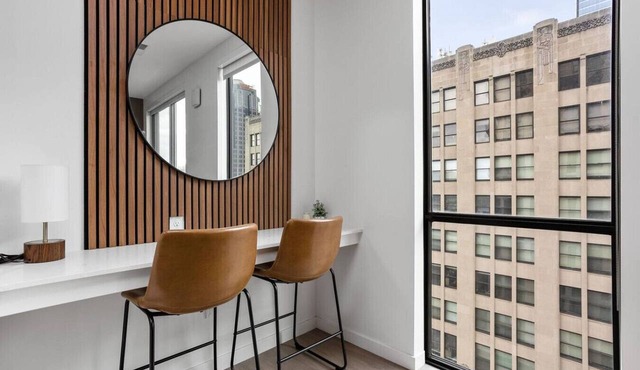 Amenity Packed High-Rise Free Espresso+Pool+Gym