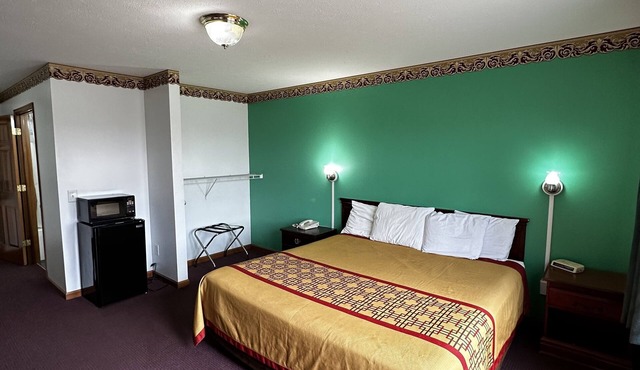 Attica Inn
