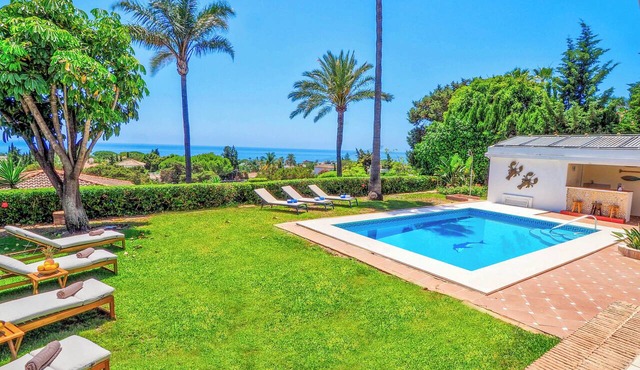 Beachfront Villa, the Perfect Place to Create Unforgettable Memories in Marbella