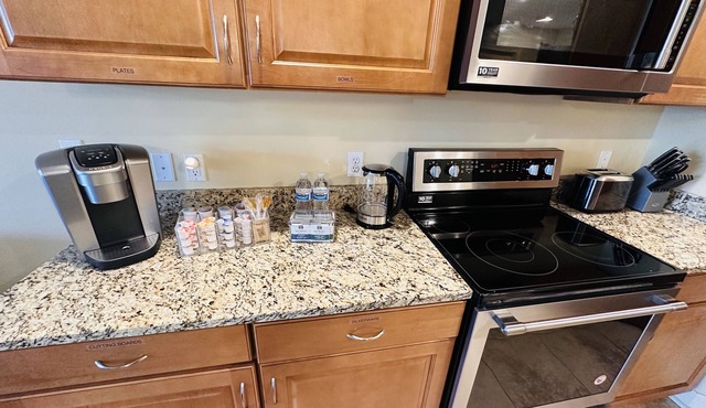 Beautiful downtown condo with marina views, minutes from the beach