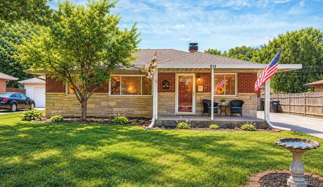 Beech Grove Retreat | Private Yard Game Floor!