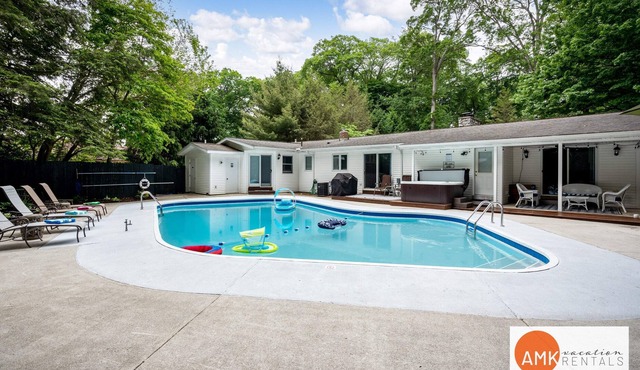 Beechwood Poolside Retreat - Private Pool/Hot Tub