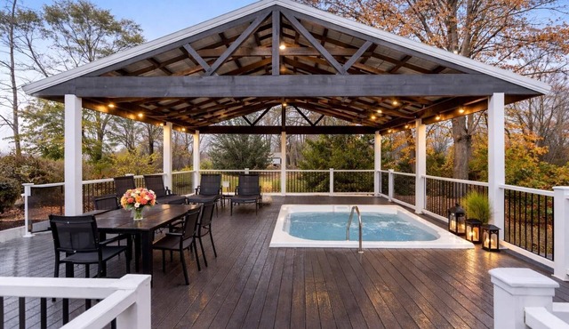 Blue Star #8 Location, Location 12 person hot tub!