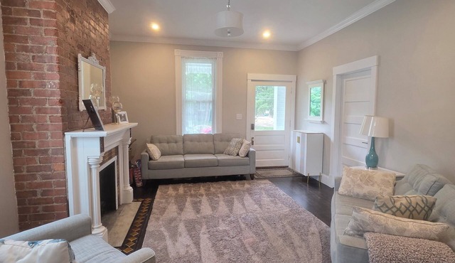 Bright 1 bdrm Norwood apartment near Xavier Factory 52 and Downtown Cincinnati