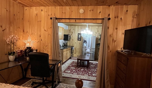 Cabin style w/private entrance - 5 min to FRIB, MSU, McLaren and Sparrow