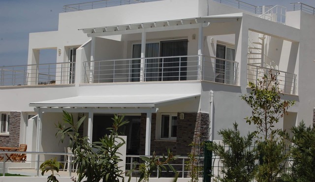 Caesar Beach - Exceptionally Designed - Brand New 5 star - Poolside Beach Villa in Bogaz