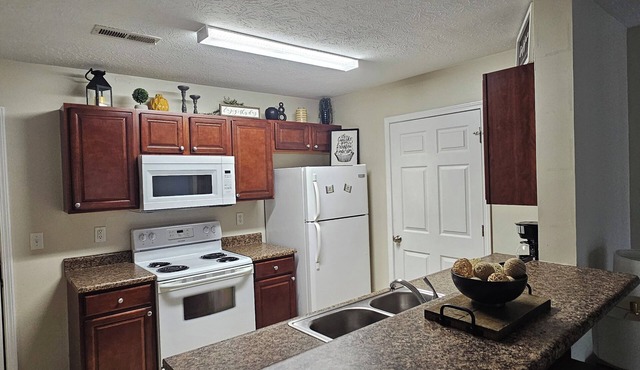 Charming 2-bedroom 2 bath unit just steps away from Purdue's Chauncey Village!