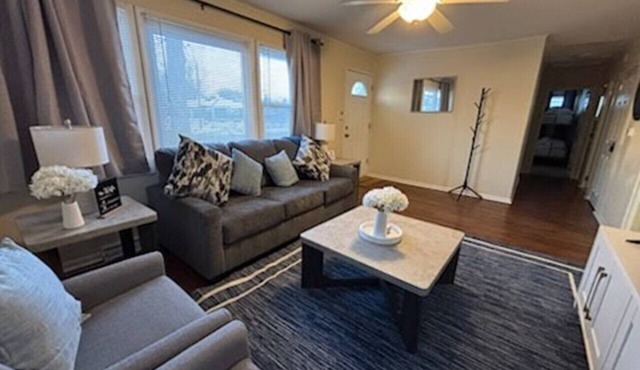 Charming 3 bed 1 story Home near Naval Base!
