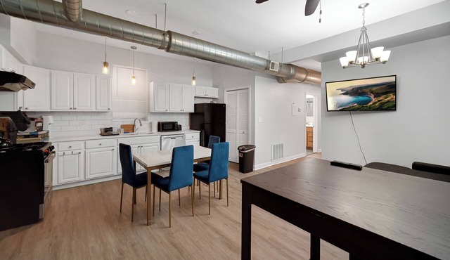 Charming 4-bedroom apartment in pilsen