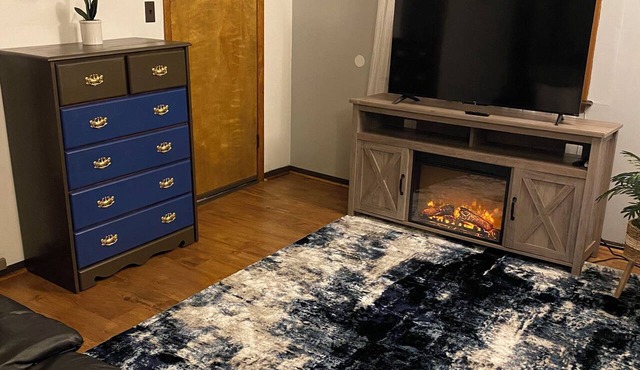 Charming Cozy Compact Studio- free street Parking- McCormick-Chinatown-RateField