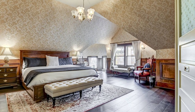 Charming Downtown Stay | Victorian Beauty & Modern Comfort