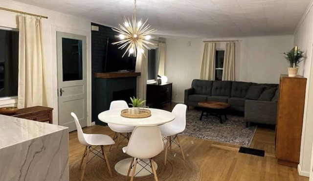 Charming Downtown Two Bedroom